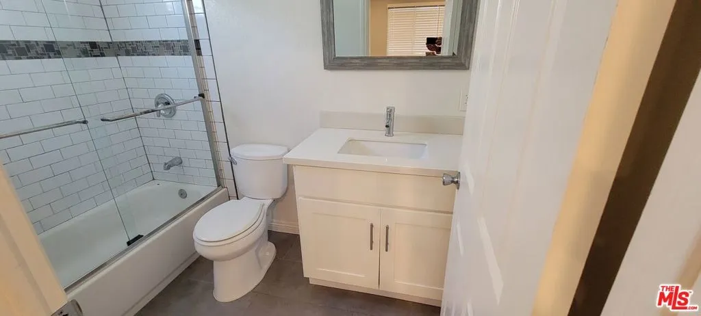 1493 W 47th Street, Los Angeles, California 90062 home-pic-26